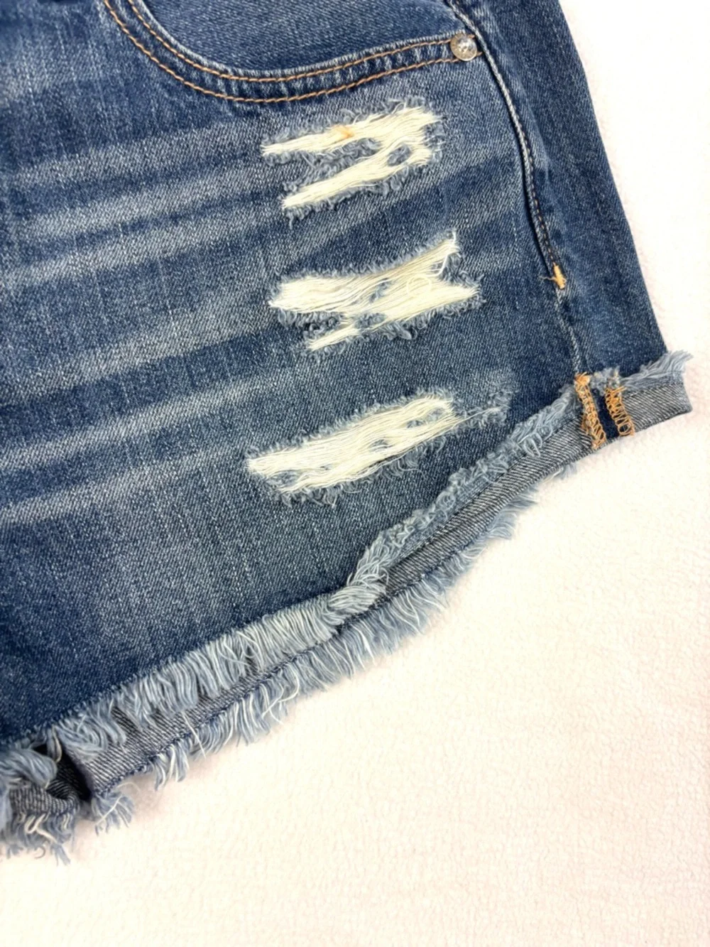 American Eagle Tomgirl Shortie Distress Rip Fray Raw Hem “Cheeky” Jean Short (8)